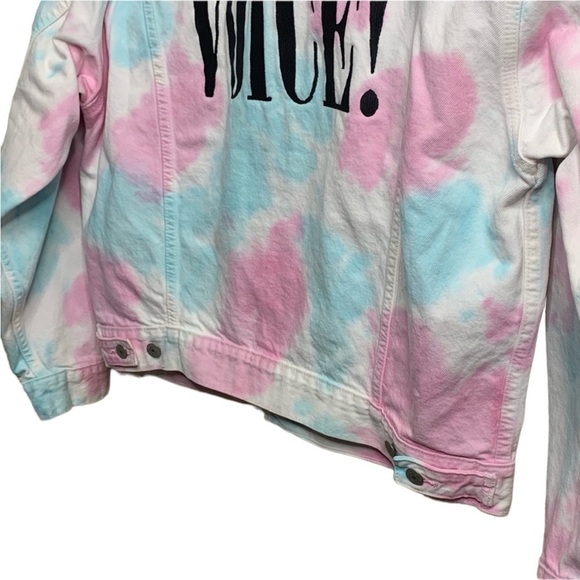 Levis Premium Unisex Pride Oversized Trucker Use - Picture 7 of 9